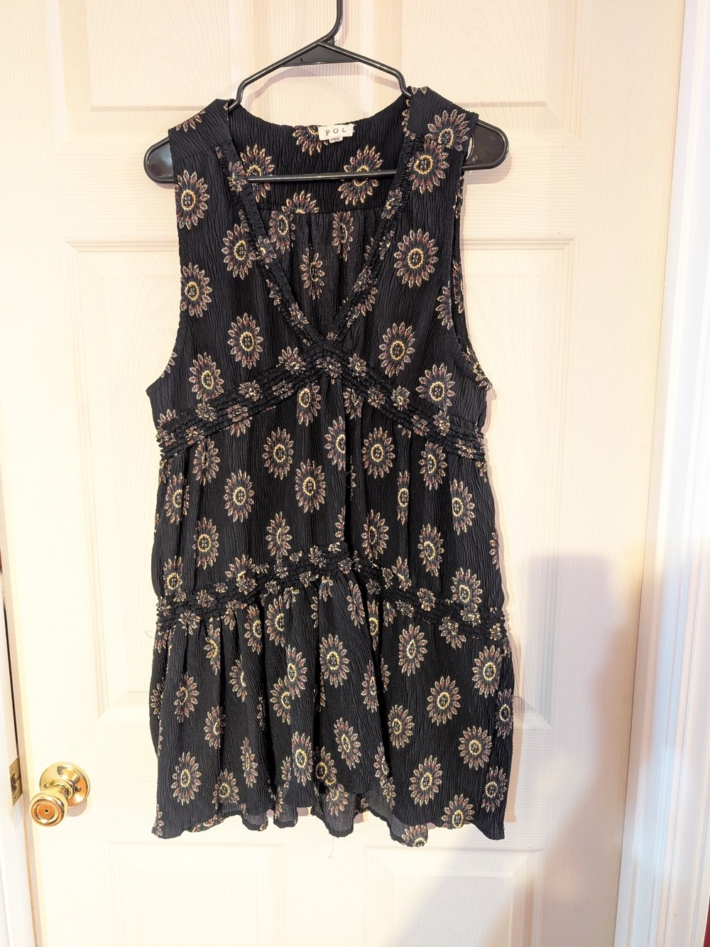 Black Floral Sleeveless V-Neck Tiered Tank Top